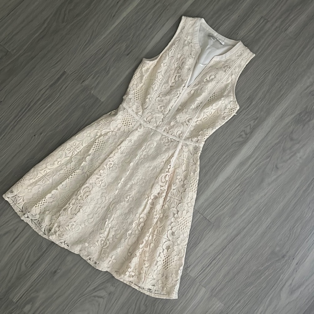 NWOT LC LAUREN CONRAD Lace Dress